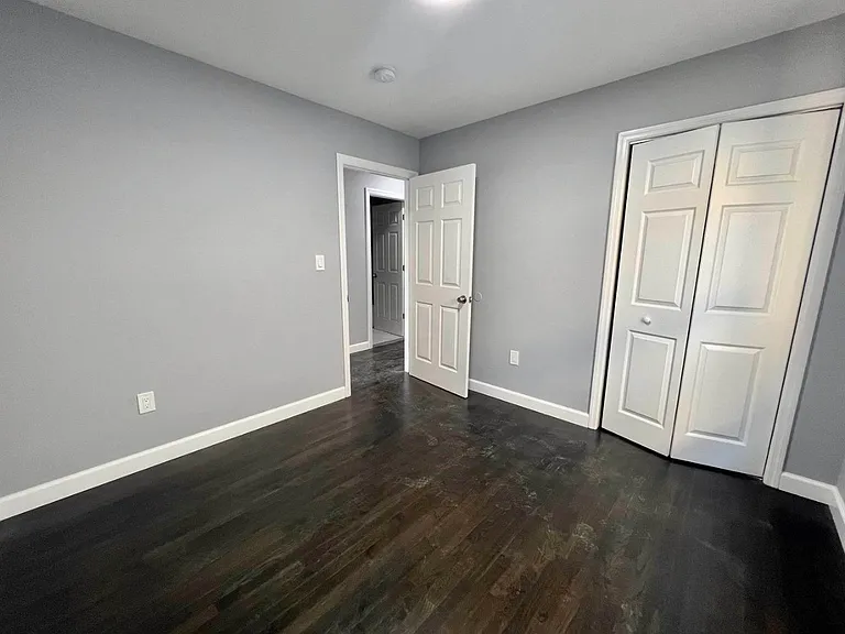 135 Oxford Ave #2 — Photo 14