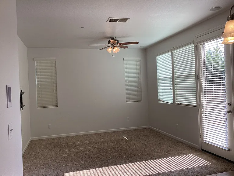 7082 N Refinement Dr — Photo 10