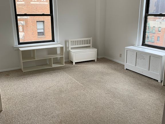 3rd image of 814 W End Ave #9A