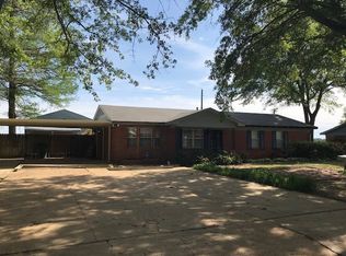 104 Hodges Dr, Greenwood, MS 38930