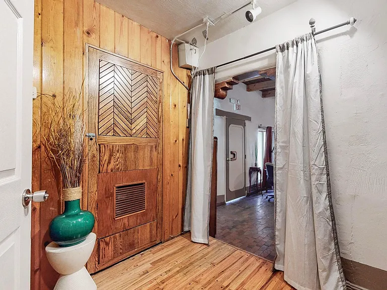 Study room or mediation room off