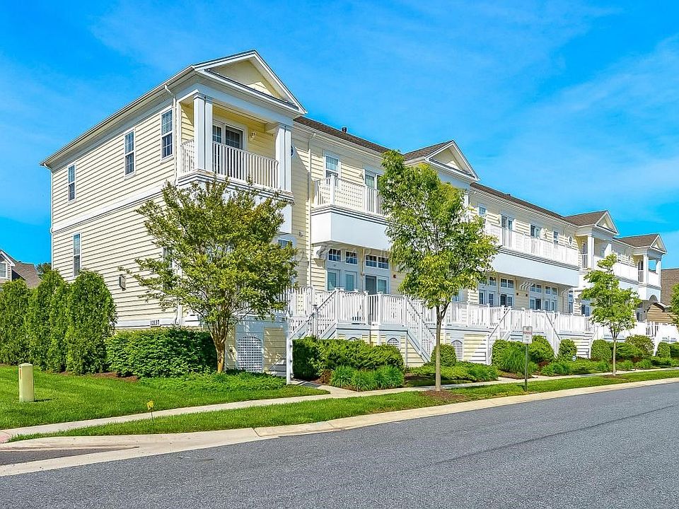 Front view townhome 1