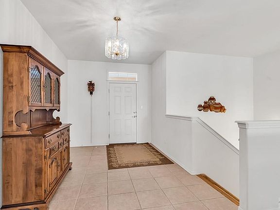 2nd image of 2064 Iris Rd