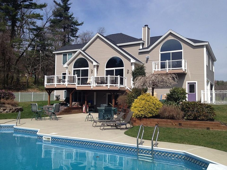 2nd image of 9 Castle Rd