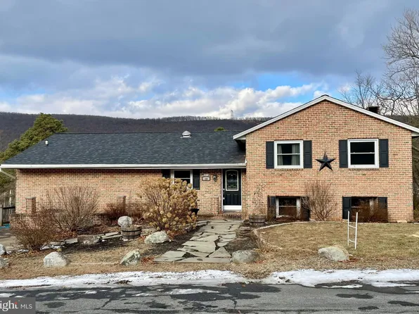 16 Maple St, Ashland, PA 17921