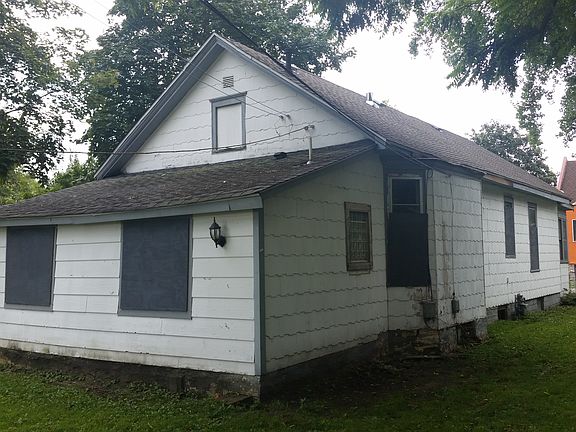 4th image of 1115 Ross Ave