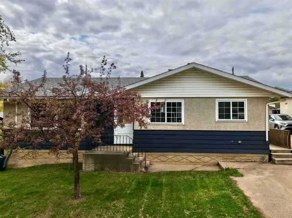 10120 S 105th Ave, Peace River, AB T8S 1K8