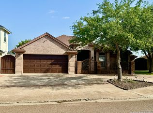 1240 Whisper Hill Dr, Laredo, TX 78045