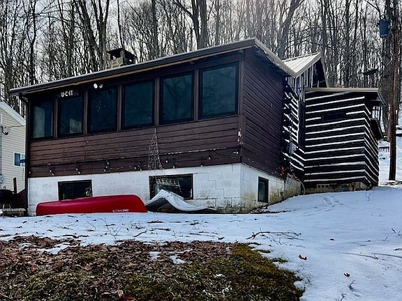 3rd image of 122 Pinetree Dr