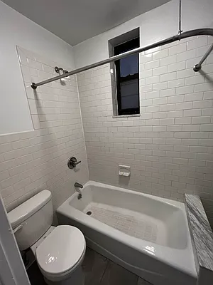 Rented by Salon Realty Corp | media 5