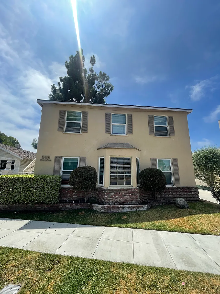 Building Photo - 373 Termino Ave #2