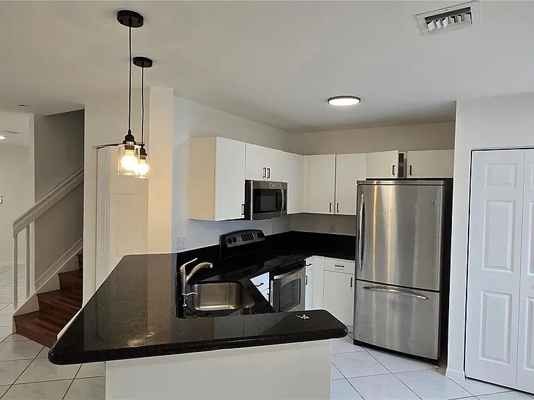 1455 SW 48th Ter #1455 — Photo 7