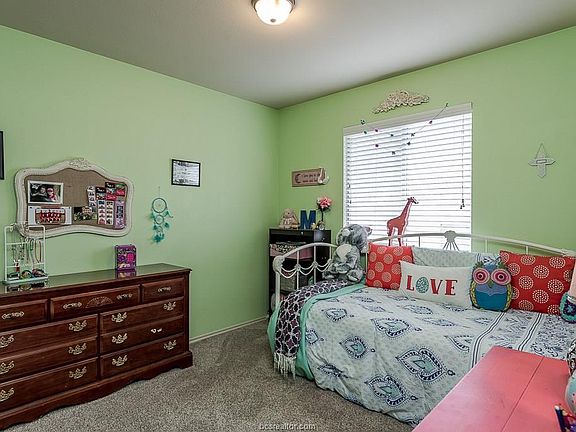 3rd image of 15109 Meredith Ln