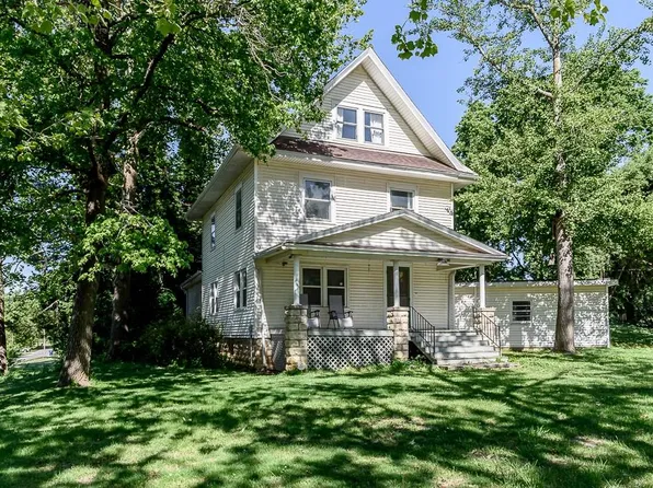 820 Union St, Oskaloosa, KS 66066