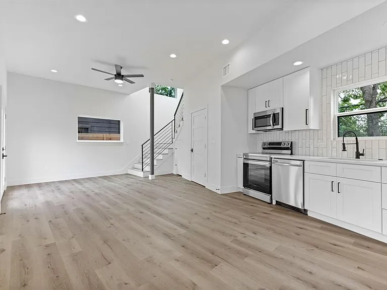 8507 Hathaway Dr — Photo 33