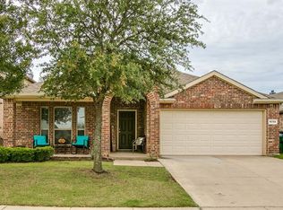 8732 Whirlwind Trl, Aubrey, TX 76227