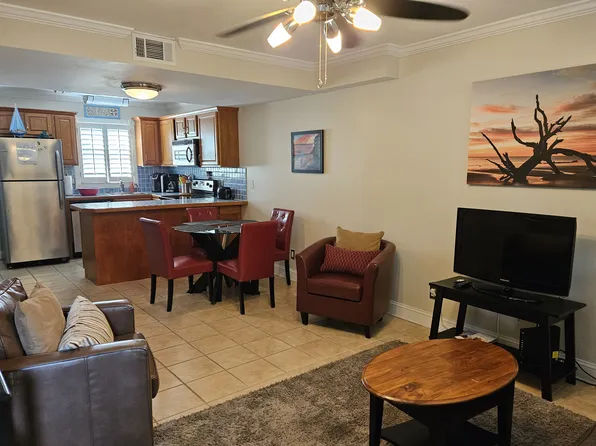 710 Ocean Blvd APT 5, Saint Simons Island, GA 31522