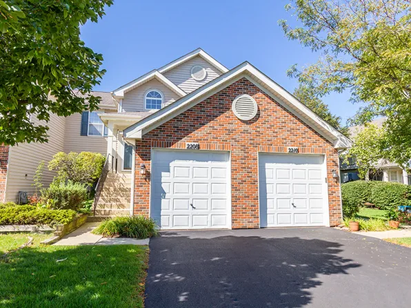 2208 Lake Ridge Dr, Glendale Heights, IL 60139