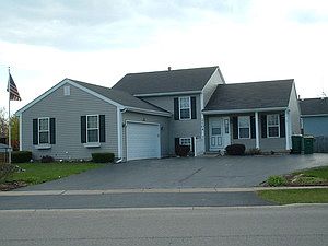 1st image of 2104 N Woodoak Dr