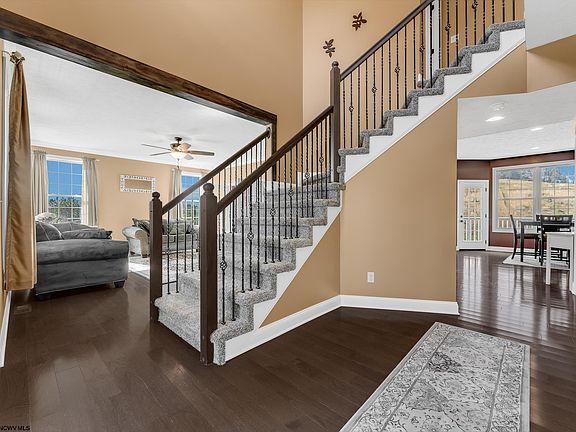5th image of 323 Salonika Dr