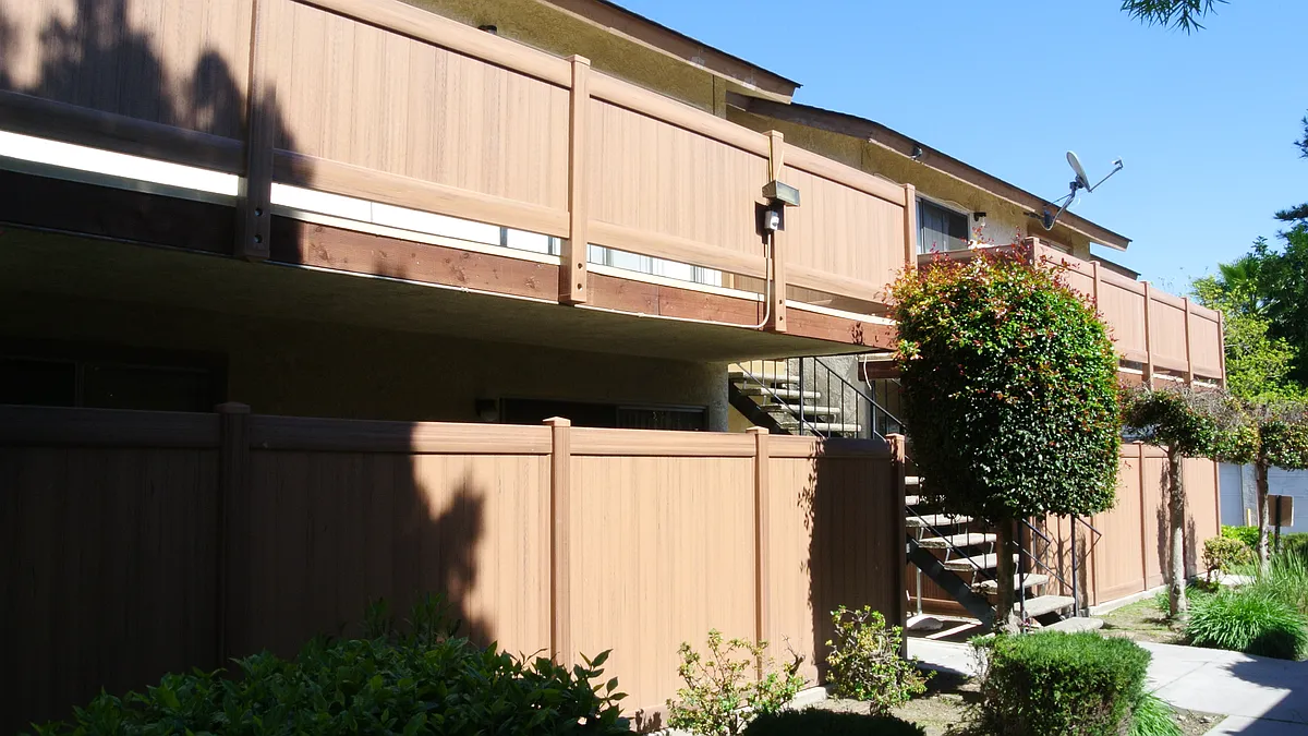 Building Photo - Franklin Luxury Apartments