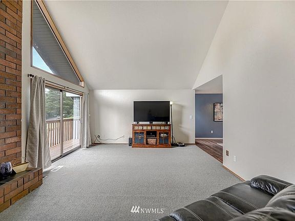 5th image of 2223 114th Ave NE