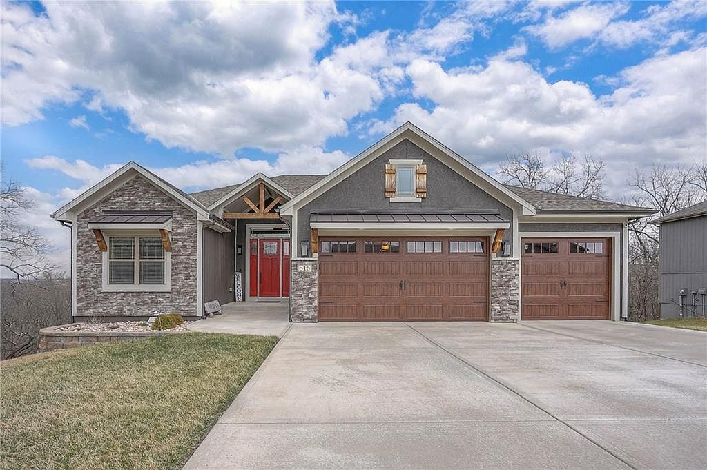 815 N Walnut St, Lone Jack, MO 64070 | Zillow