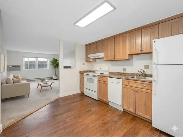 236 Low St APT 6, Newburyport, MA 01950