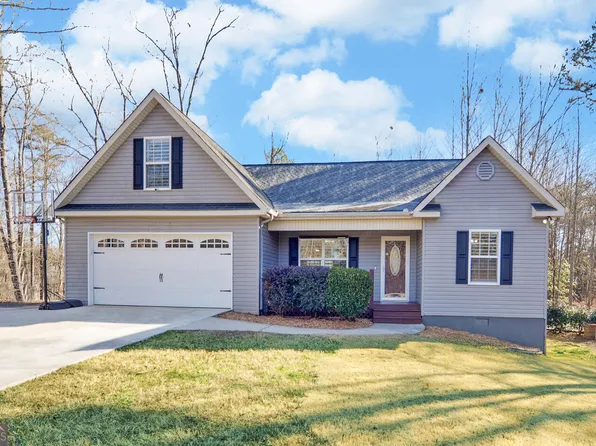 305 Woodcrest Dr, Clarkesville, GA 30523