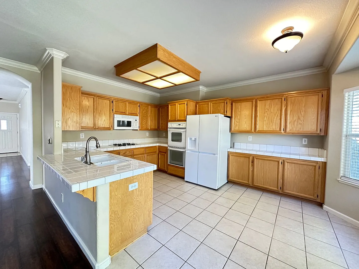 4 bed/ 2 ba house - S Yuba City — Photo 3