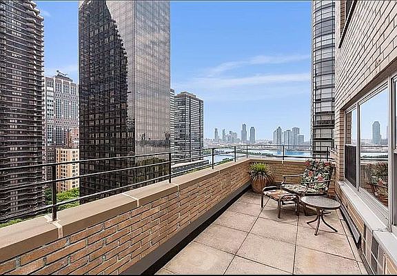 2nd image of 333 E 46th St #19D