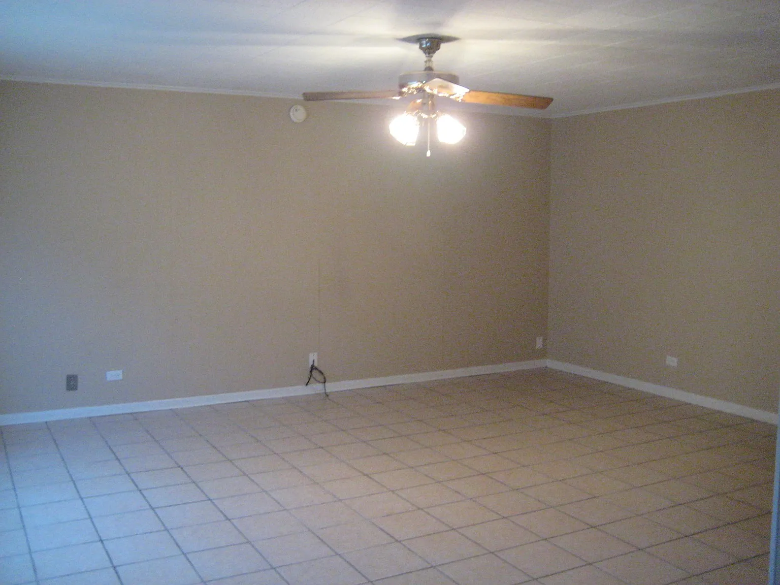413 Eason Pl — Photo 4