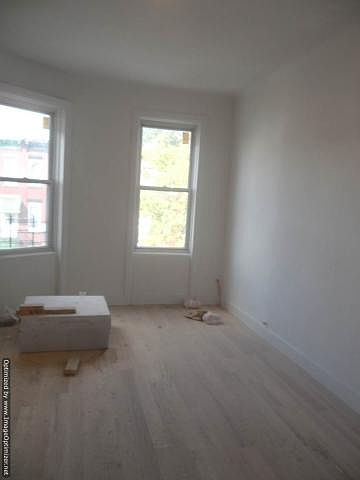 2nd image of 274 Macdougal St APT 2