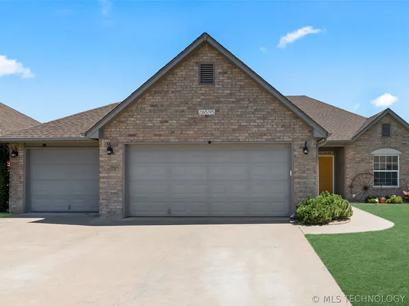 26595 Columbia Crest Dr, Claremore, OK 74019