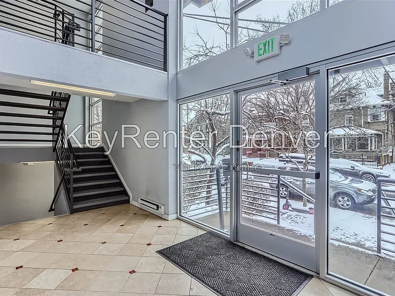 1032 N Clarkson St #307 — Photo 16