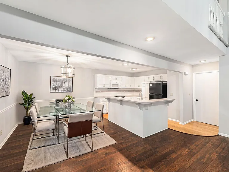 6334 82nd Ct — Photo 7
