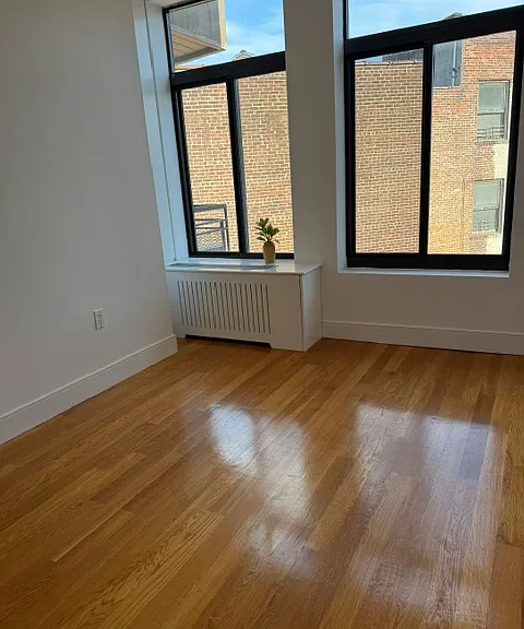 29-11 12th St #4Z — Photo 4