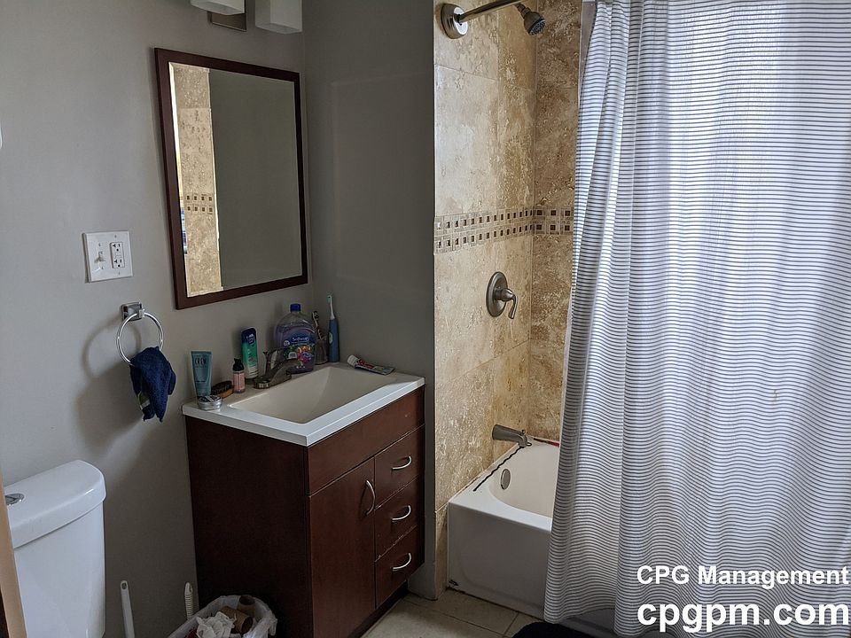 2nd image of 2323 N Hamlin Ave #3