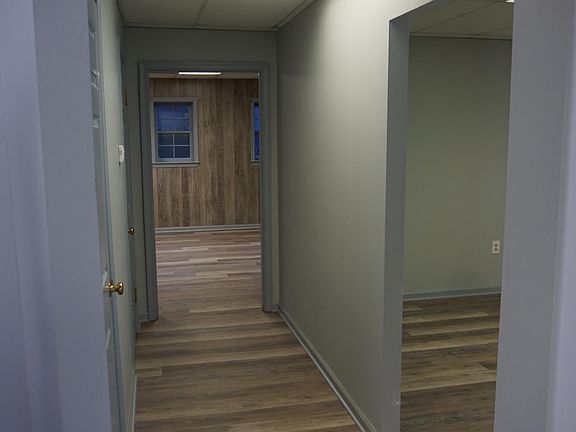 5th image of 9560 Pennsylvania Ave Ste 105