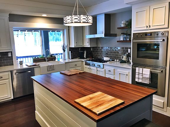 new appliances & farm sink