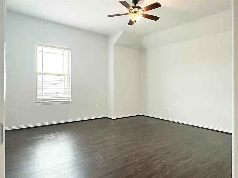 23610 Carducci Dr — Photo 26