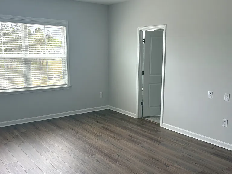 152 Highpointe Dr — Photo 22