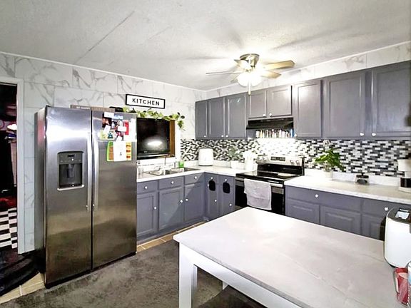 4th image of 1013 E Hutchinson St