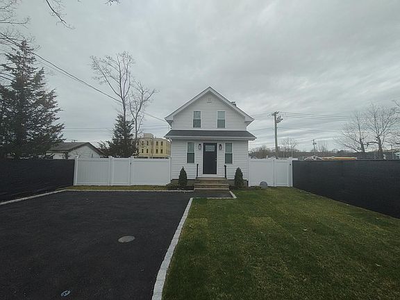 2nd image of 15 Cambridge Ave