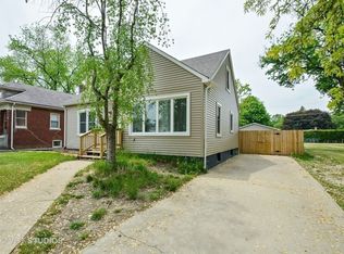 310 S Grant St, Westmont, IL