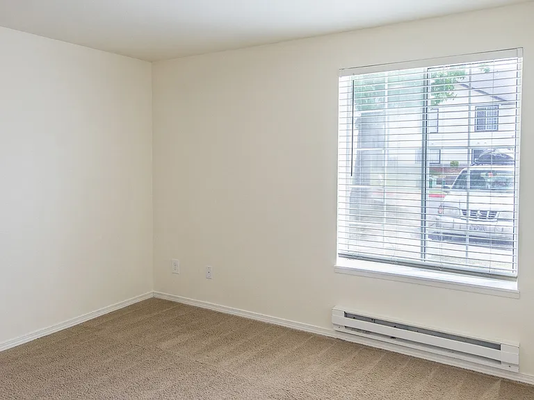 Chinook Park Apartment Homes — Photo 19