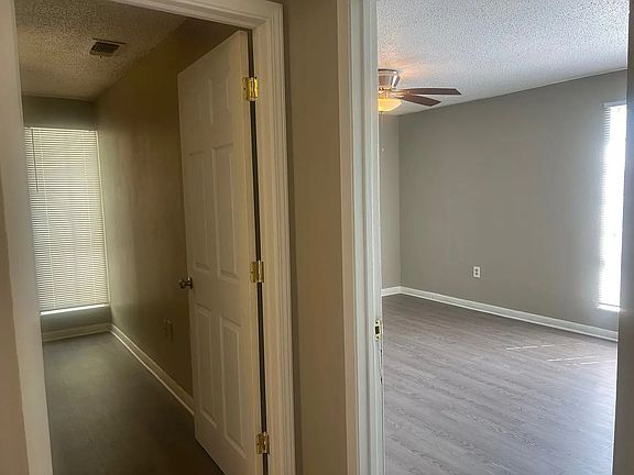 4th image of 1822 Fox Run Dr #3