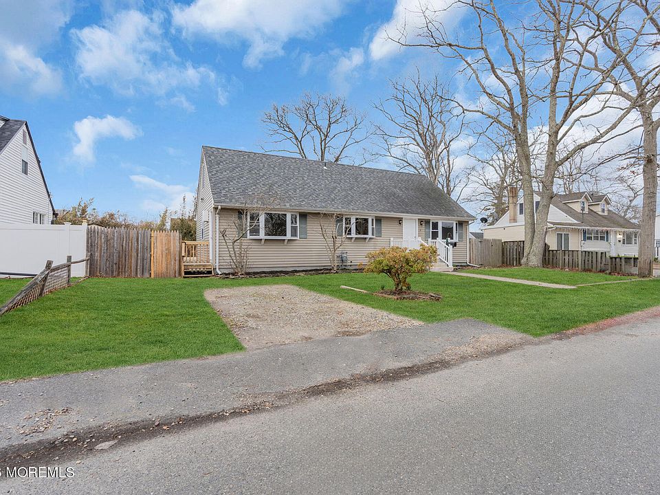 1st image of 121 Harding Drive