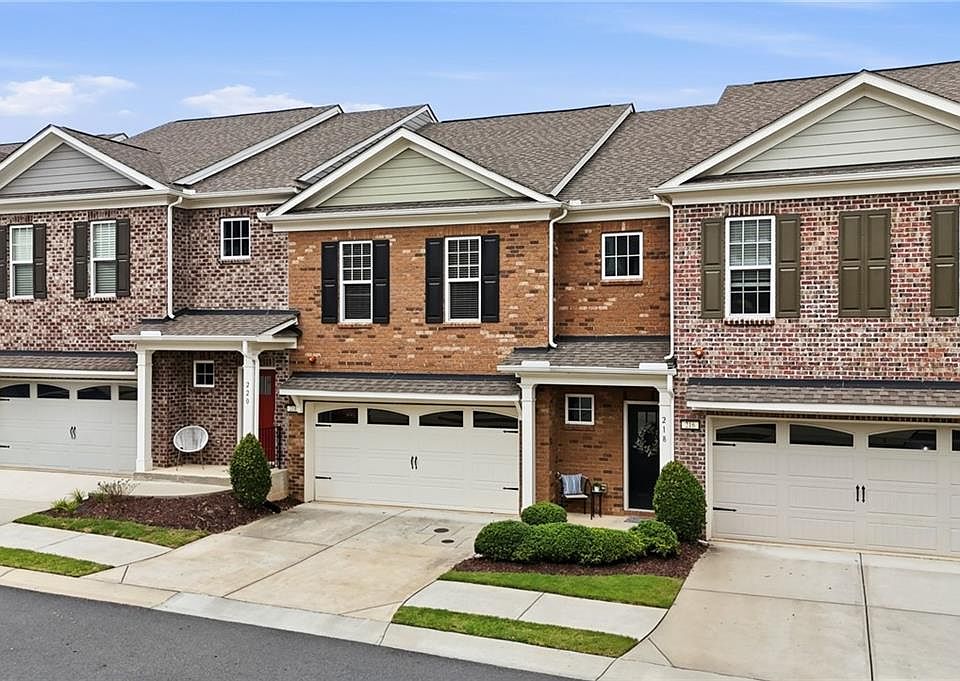 1st image of 218 Ellis Ln