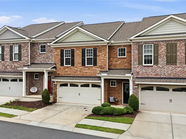 218 Ellis Ln, Woodstock, GA 30189